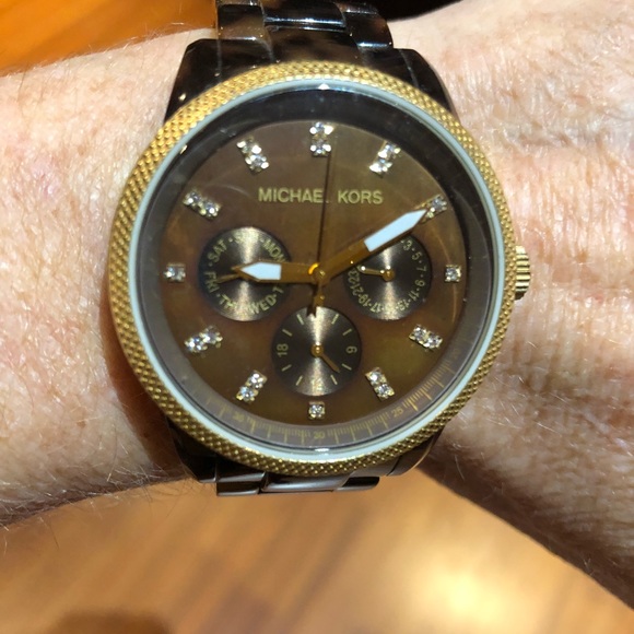 Michael Kors tortoise shell watch - Picture 2 of 4